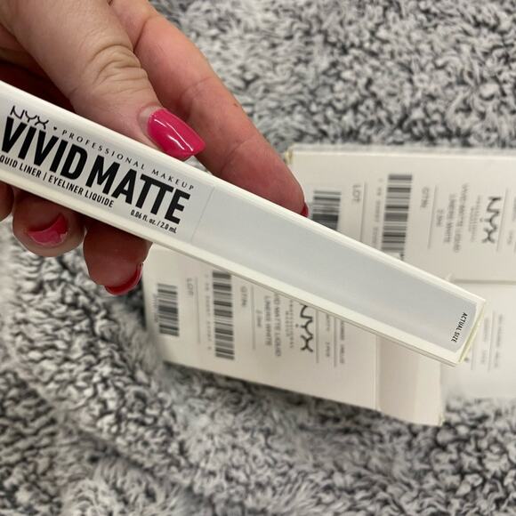 NYX White Vivid Matte Liquid Eyeliner New Full Size NWT - Picture 4 of 6